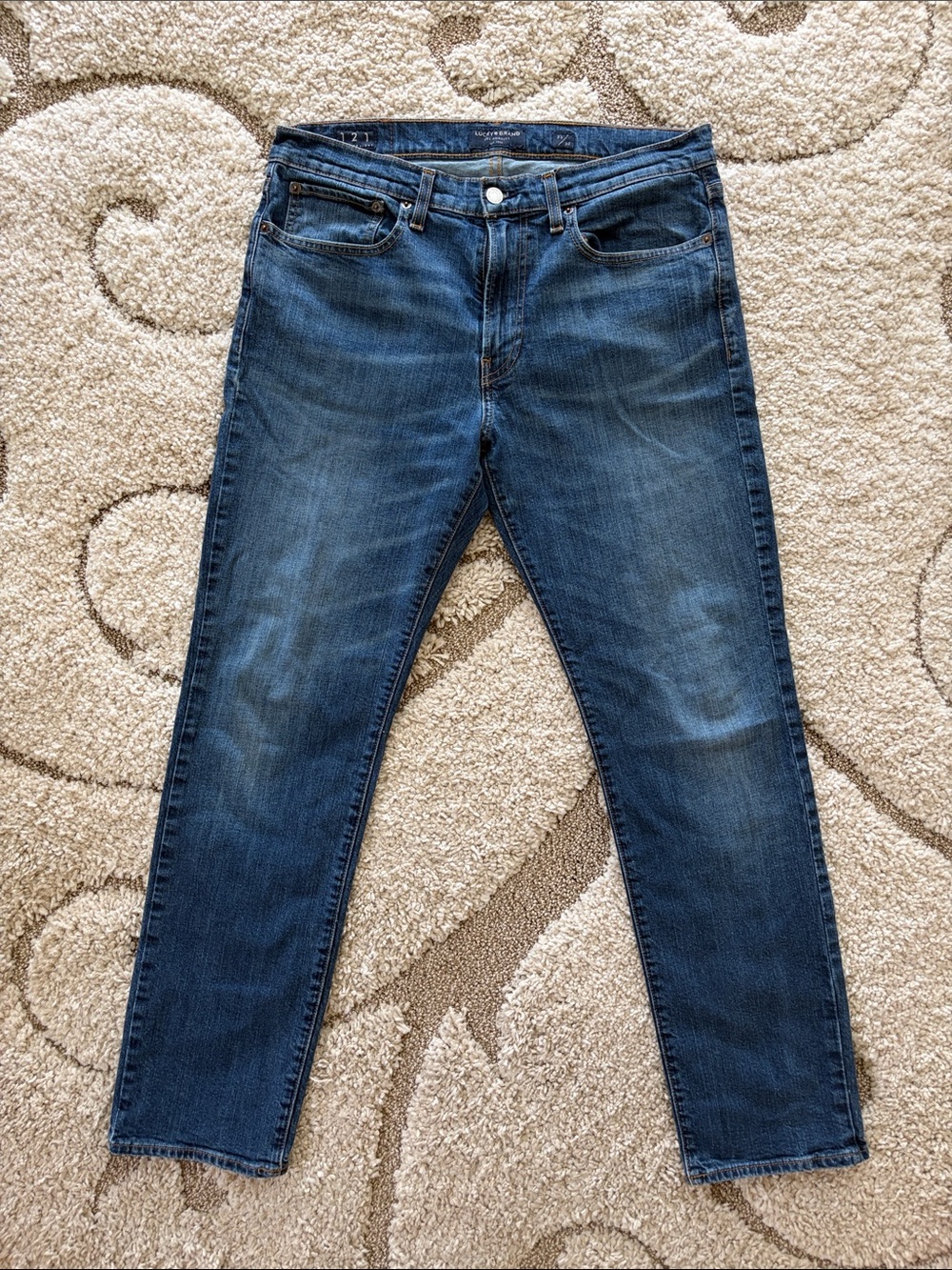 Lucky Brand Men's Medium Wash 121 size 33/30